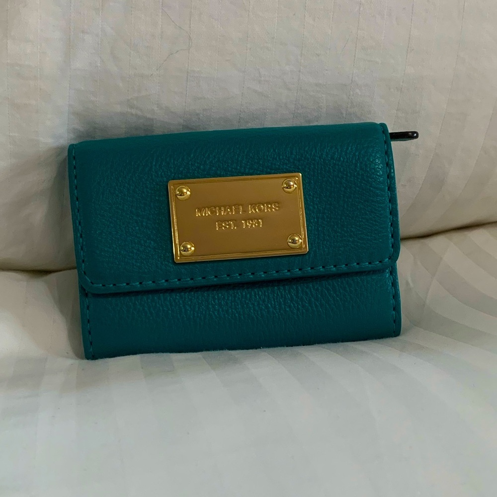 AUTHENTIC Michael Kors wallet